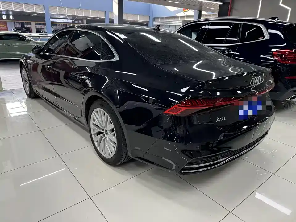 Audi A7L