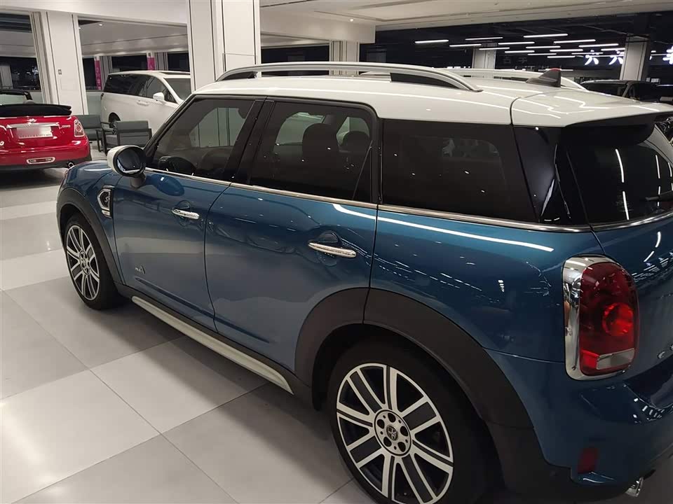 MINI COUNTRYMAN