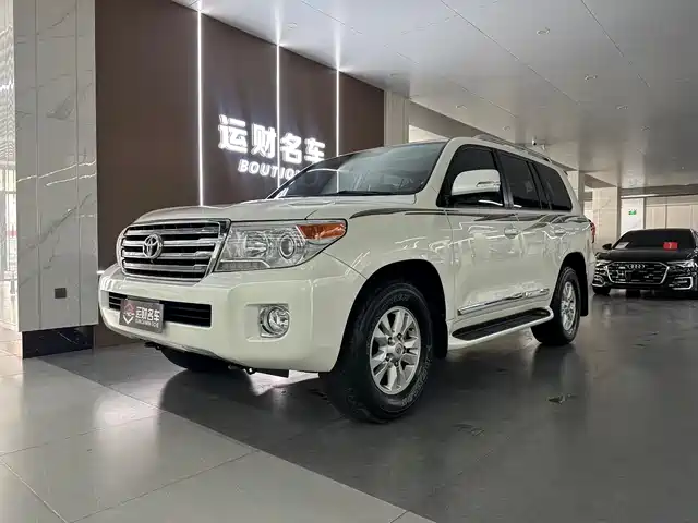 Toyota Land Cruiser 2015 — купить из Китая под заказ