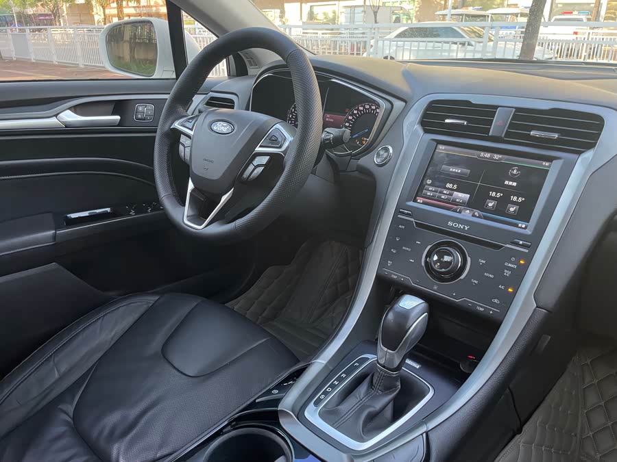 Ford Mondeo 2015, фото 19