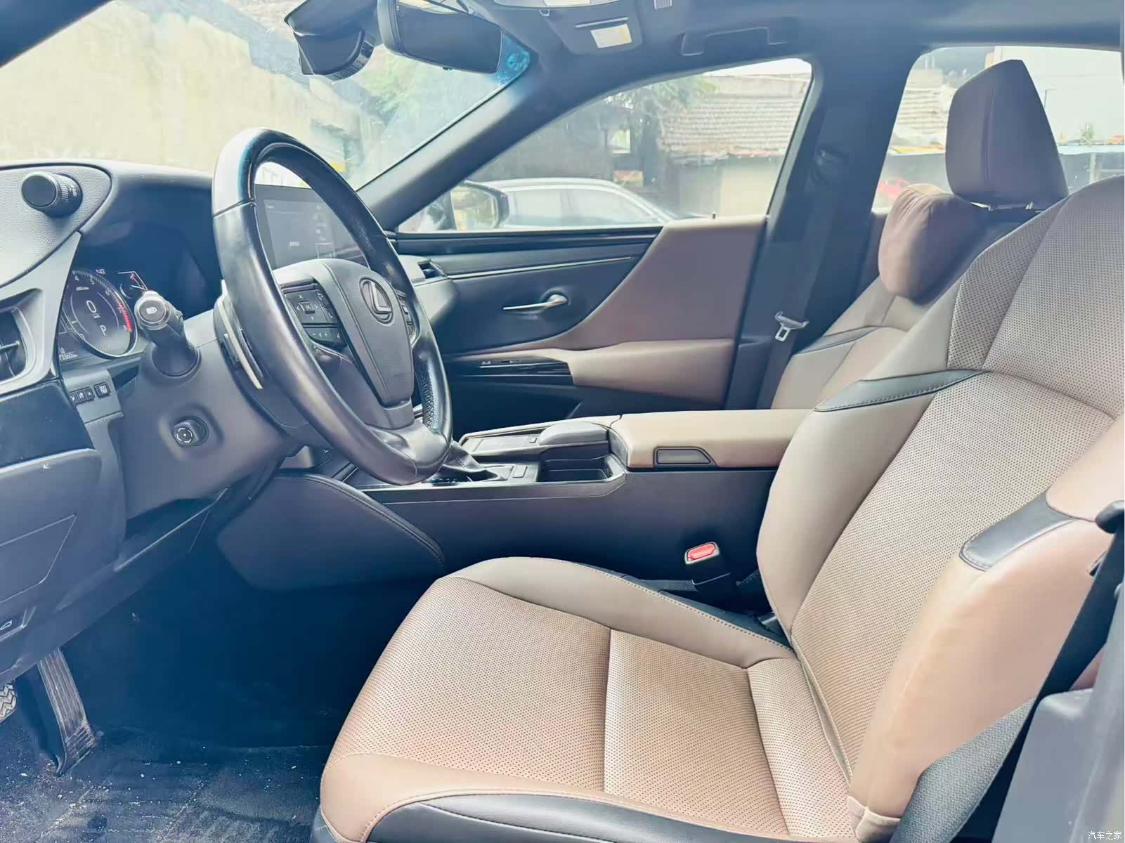 Lexus ES, 2022 7
