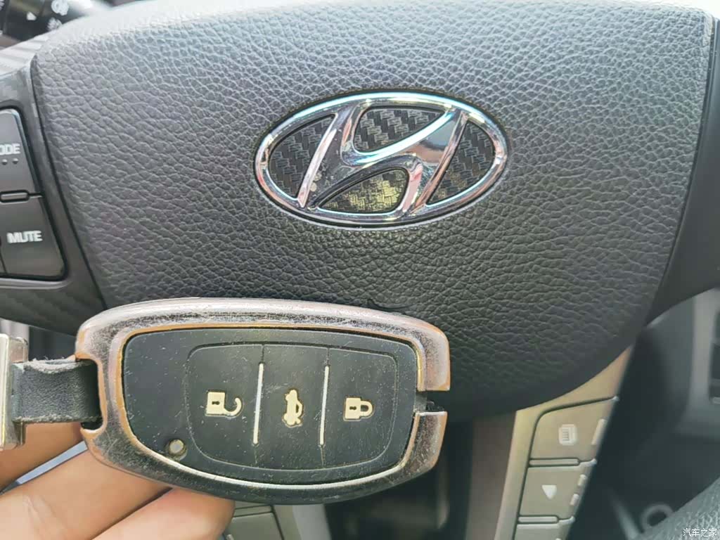 Hyundai GLS, 2016 9