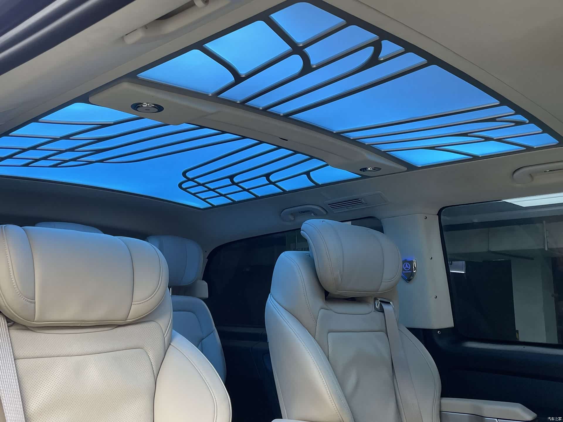 Mercedes-Benz 7, 2024 6