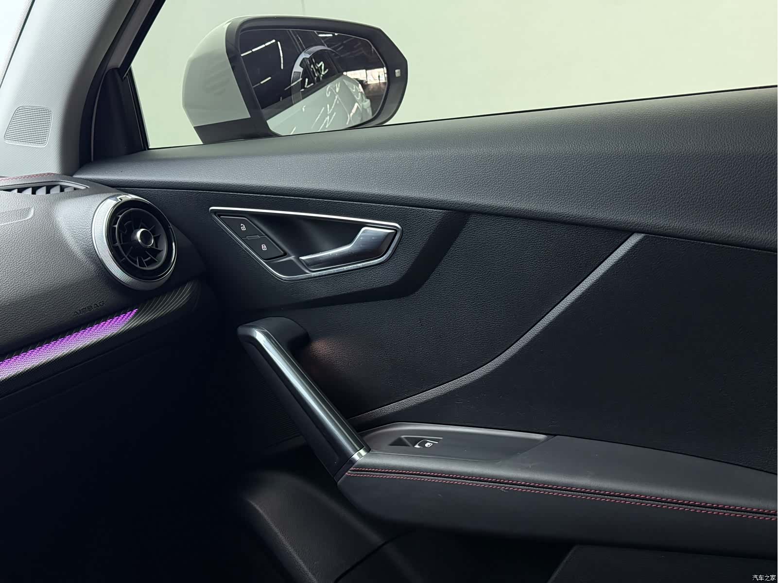 Audi Q2L, 2022 8