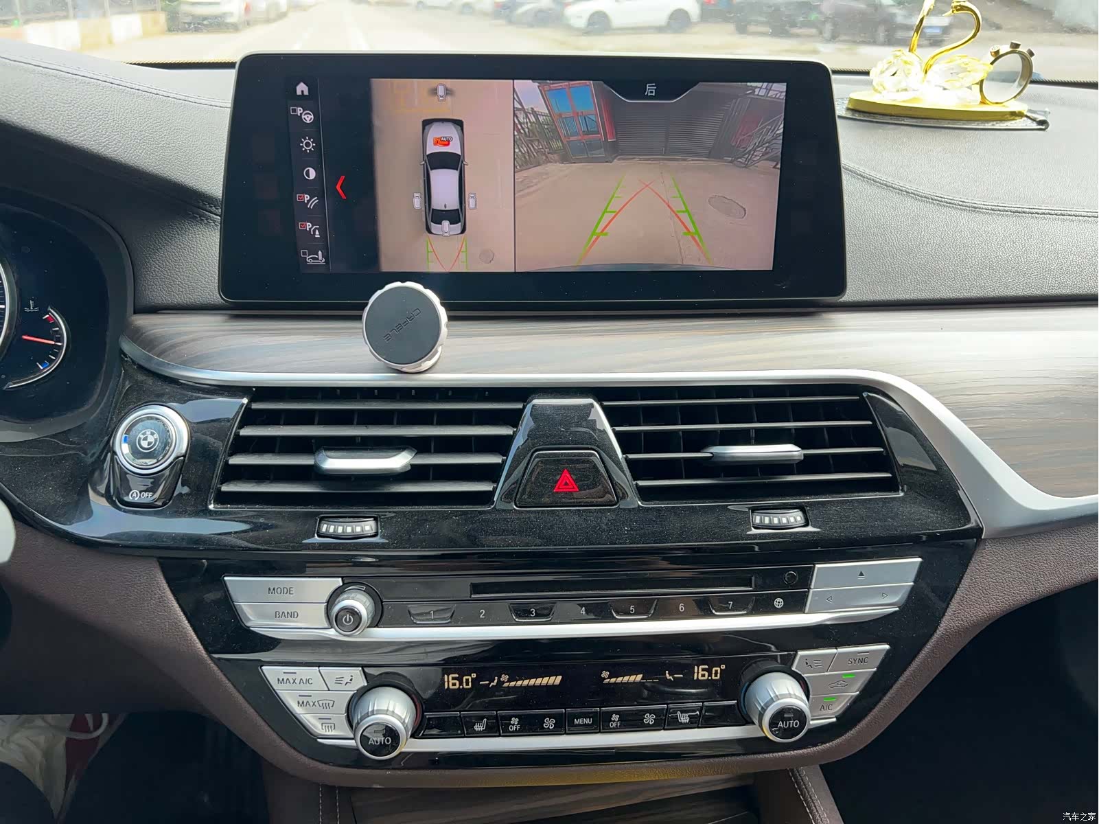 BMW 5 Series, 2018 8