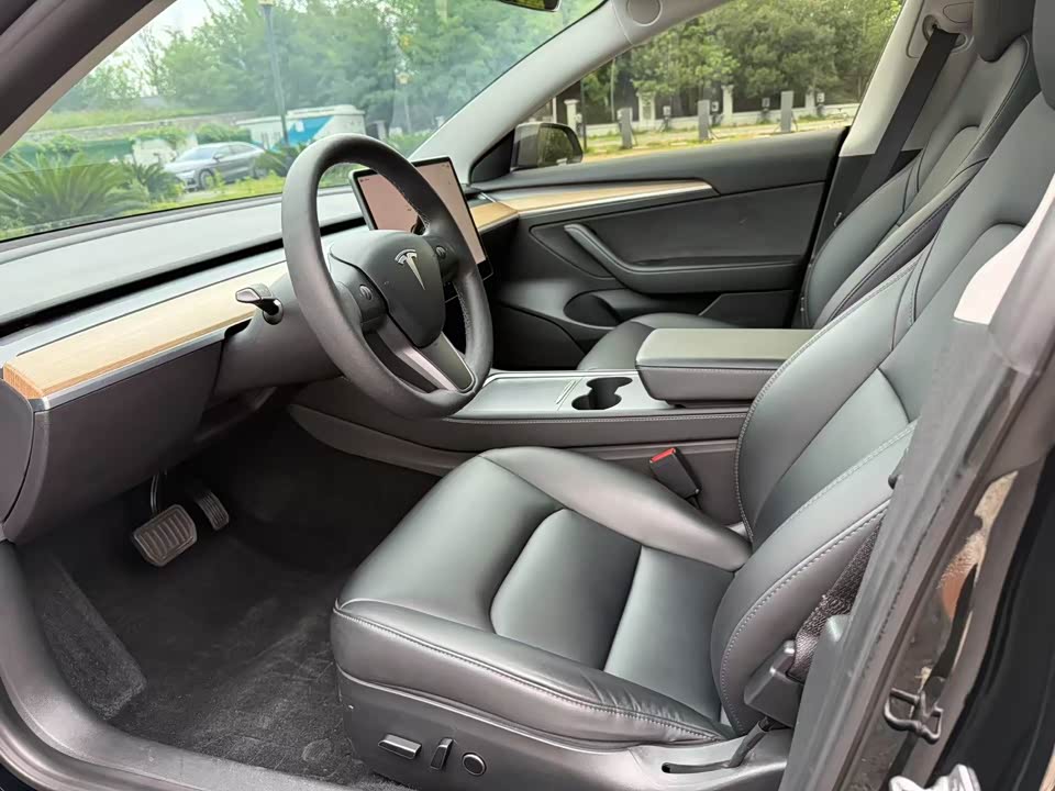 Tesla Model 3 Tesla Model 3