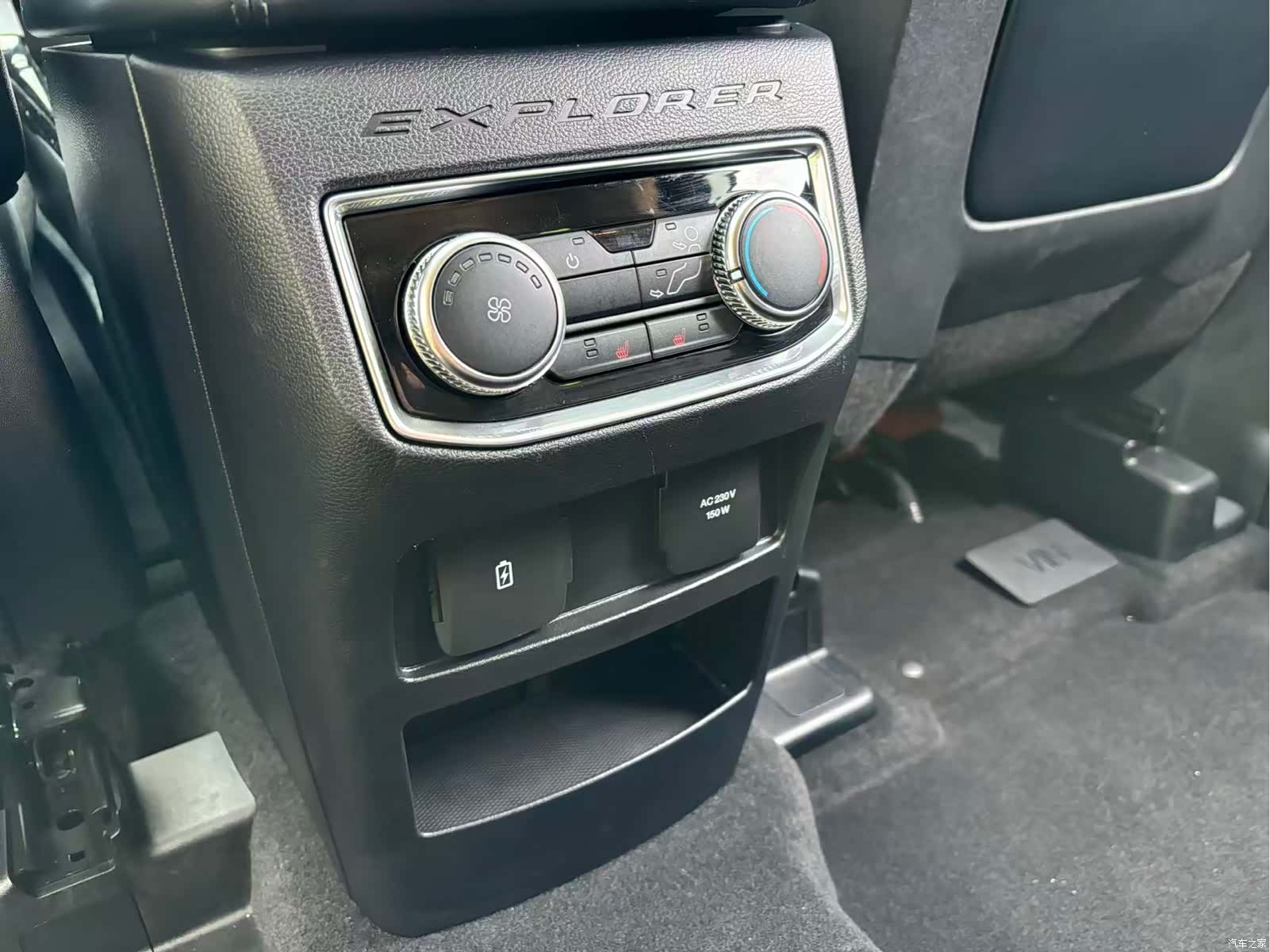 Ford Explorer, 2022 16