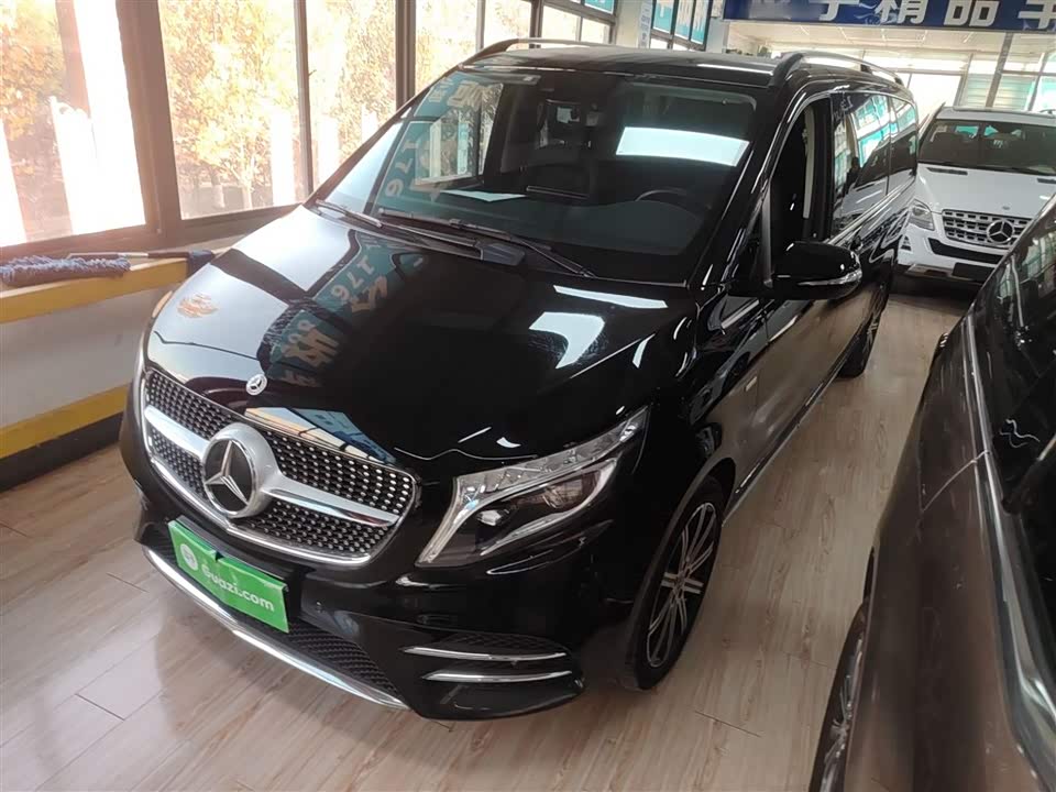 Mercedes-Benz V-class