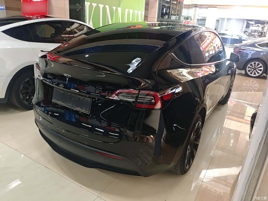 Tesla Model Y, 2023 7