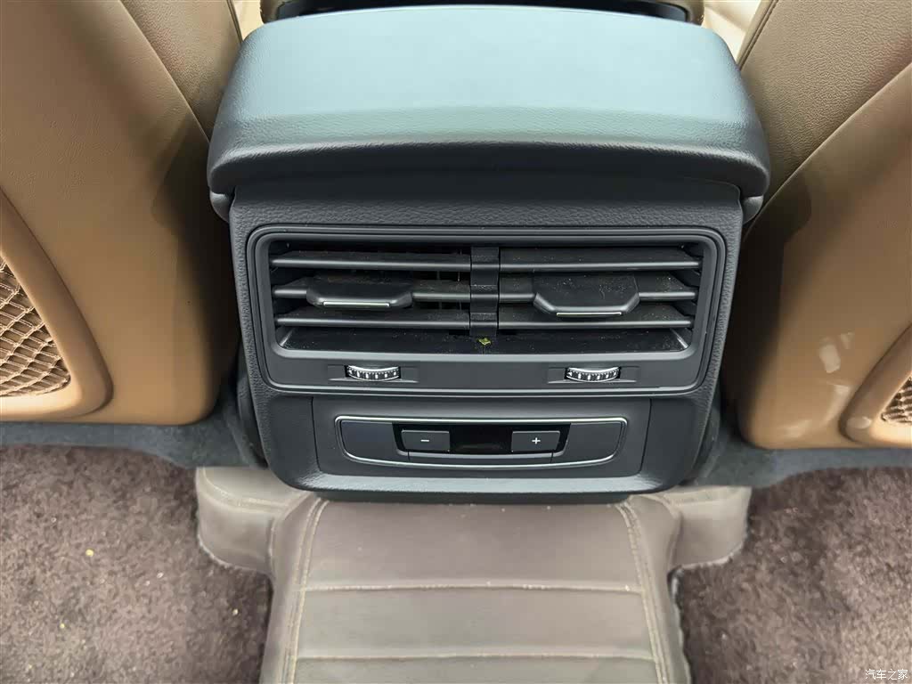 Audi Q7, 2024 11