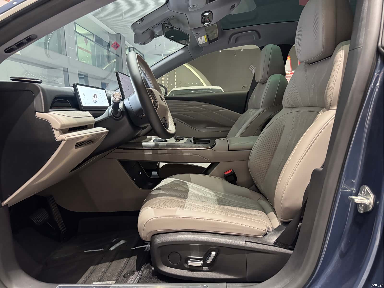 Geely 8, 2025 все фото