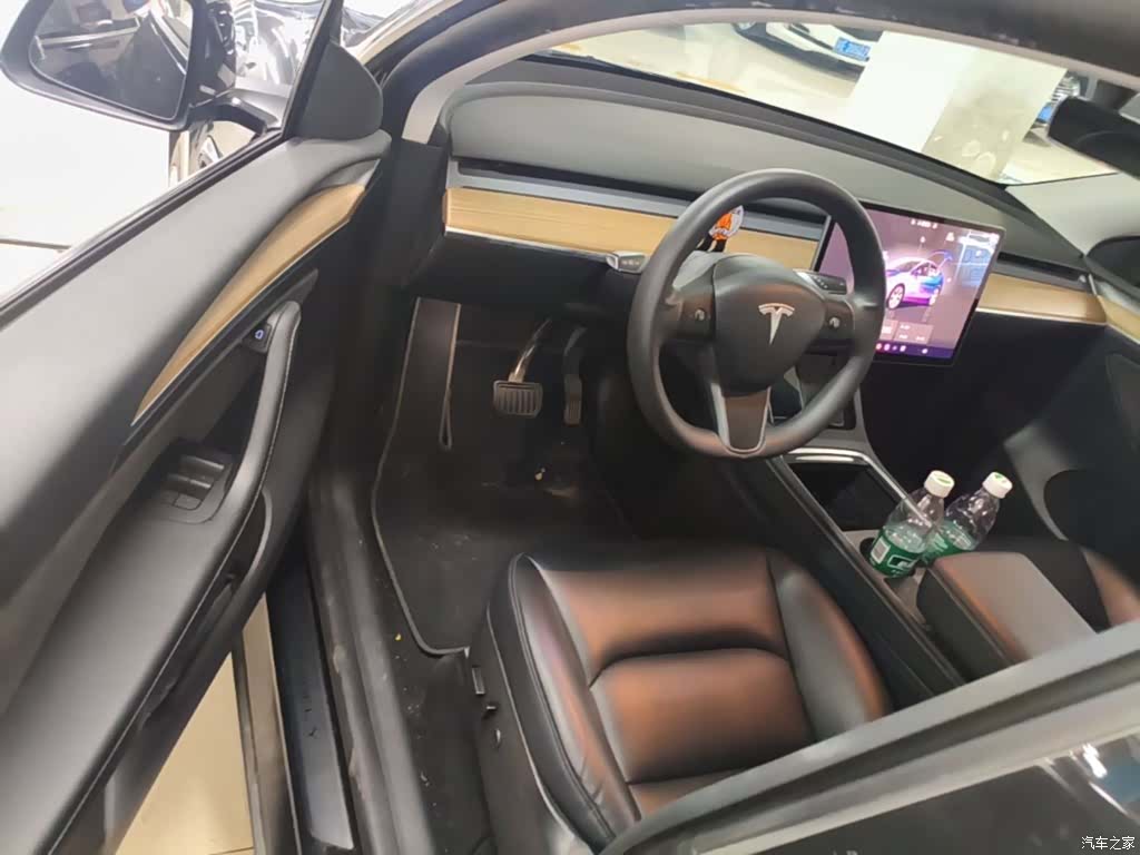 Tesla Model Y, 2022 16