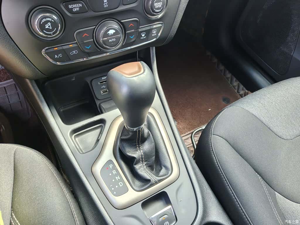 Jeep Cherokee, 2016 14