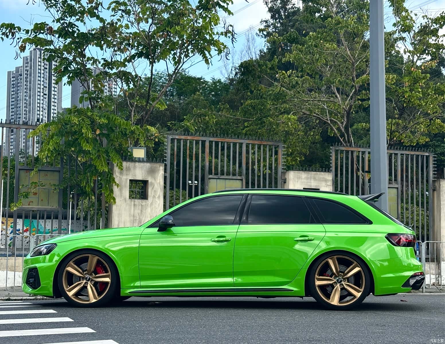 Audi RS4, 2023 3