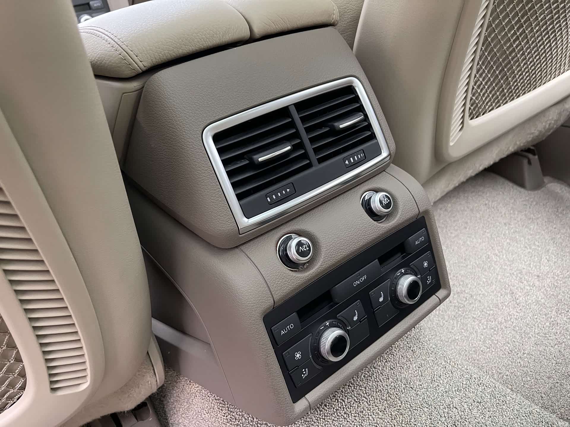 Audi Q7, 2011 14