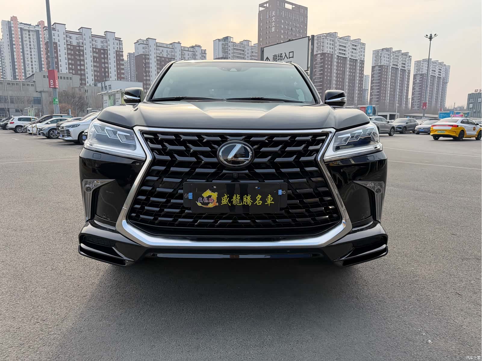 Lexus LX, 2022 2