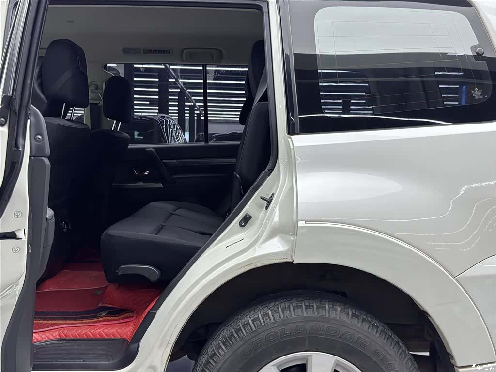 Mitsubishi Pajero, 2020 7