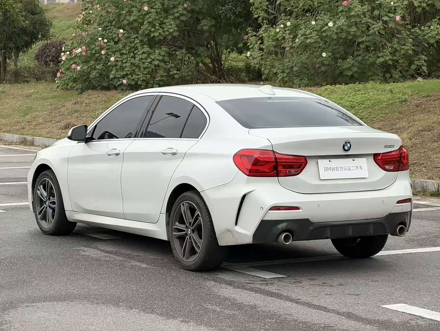 BMW 1 Series 2021, фото 2