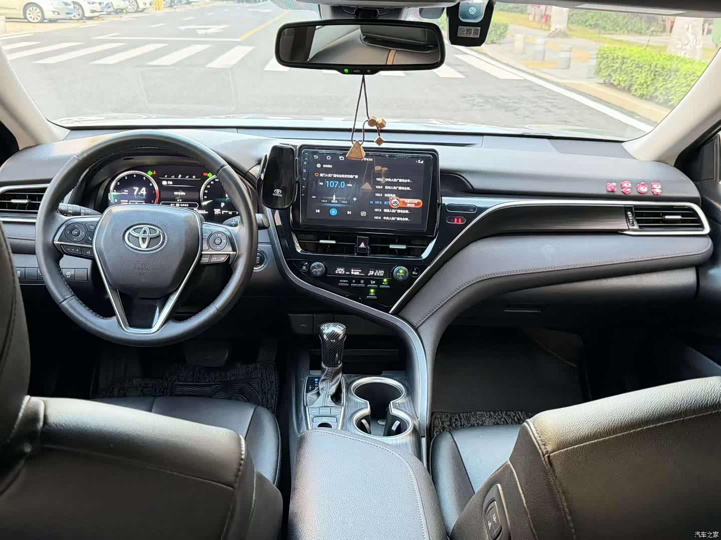 Toyota Camry, 2022 8