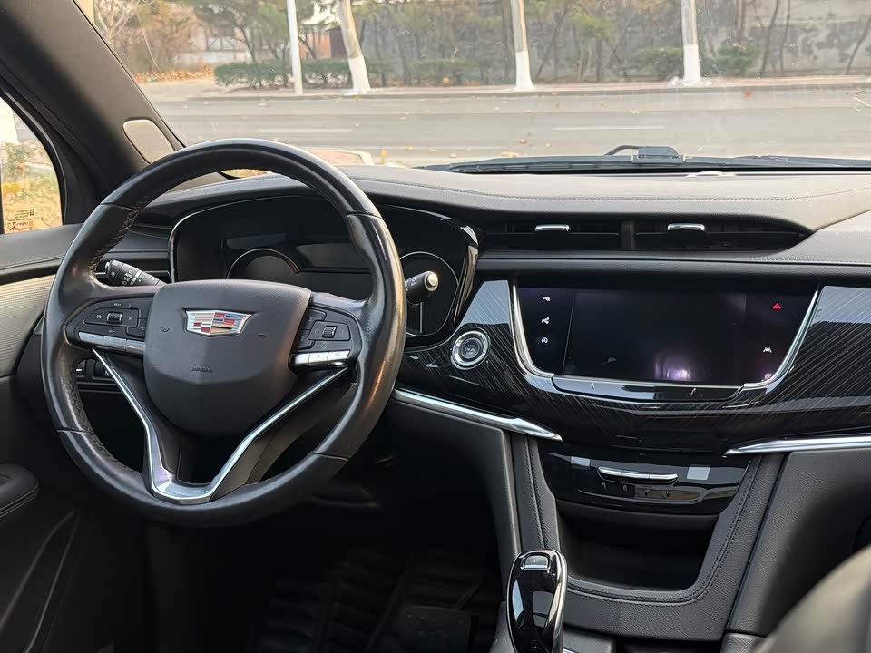 Cadillac XT6