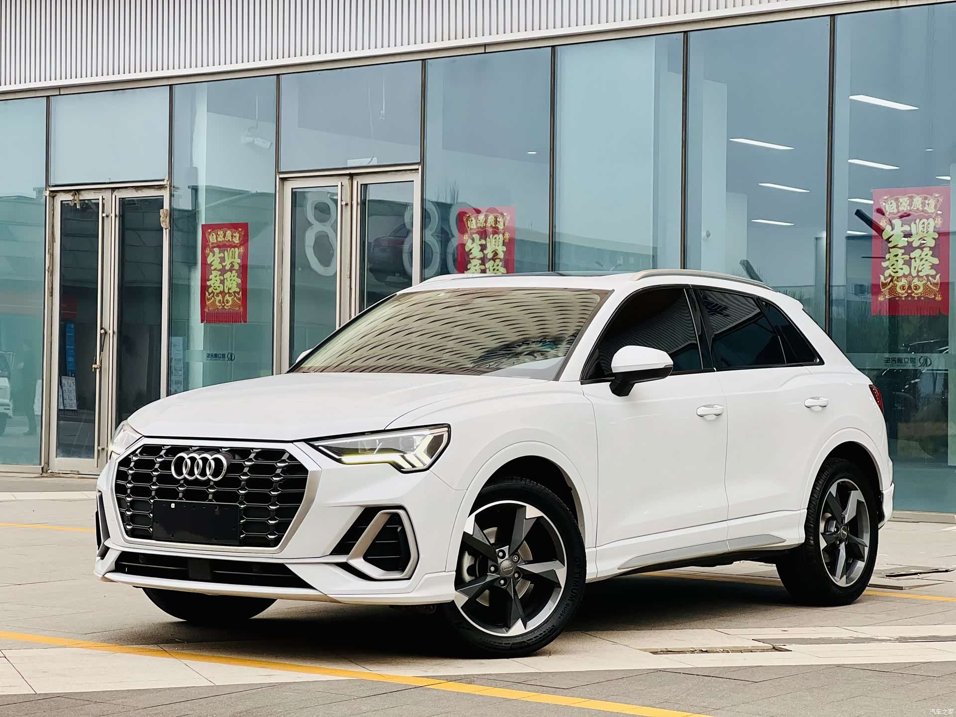 Audi Q3, 2019 1