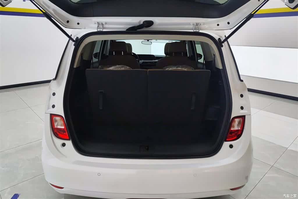 Buick GL6, 2023 4