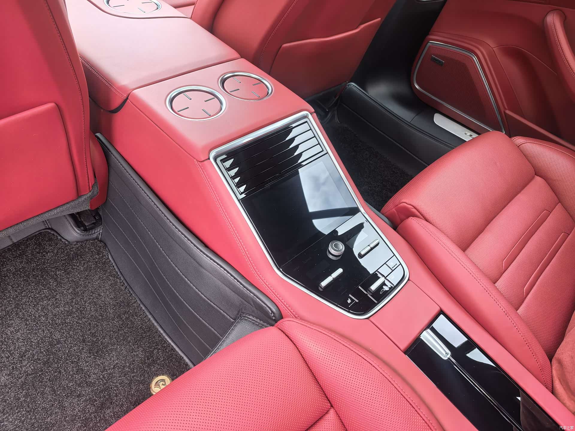 Porsche Panamera, 2022 10