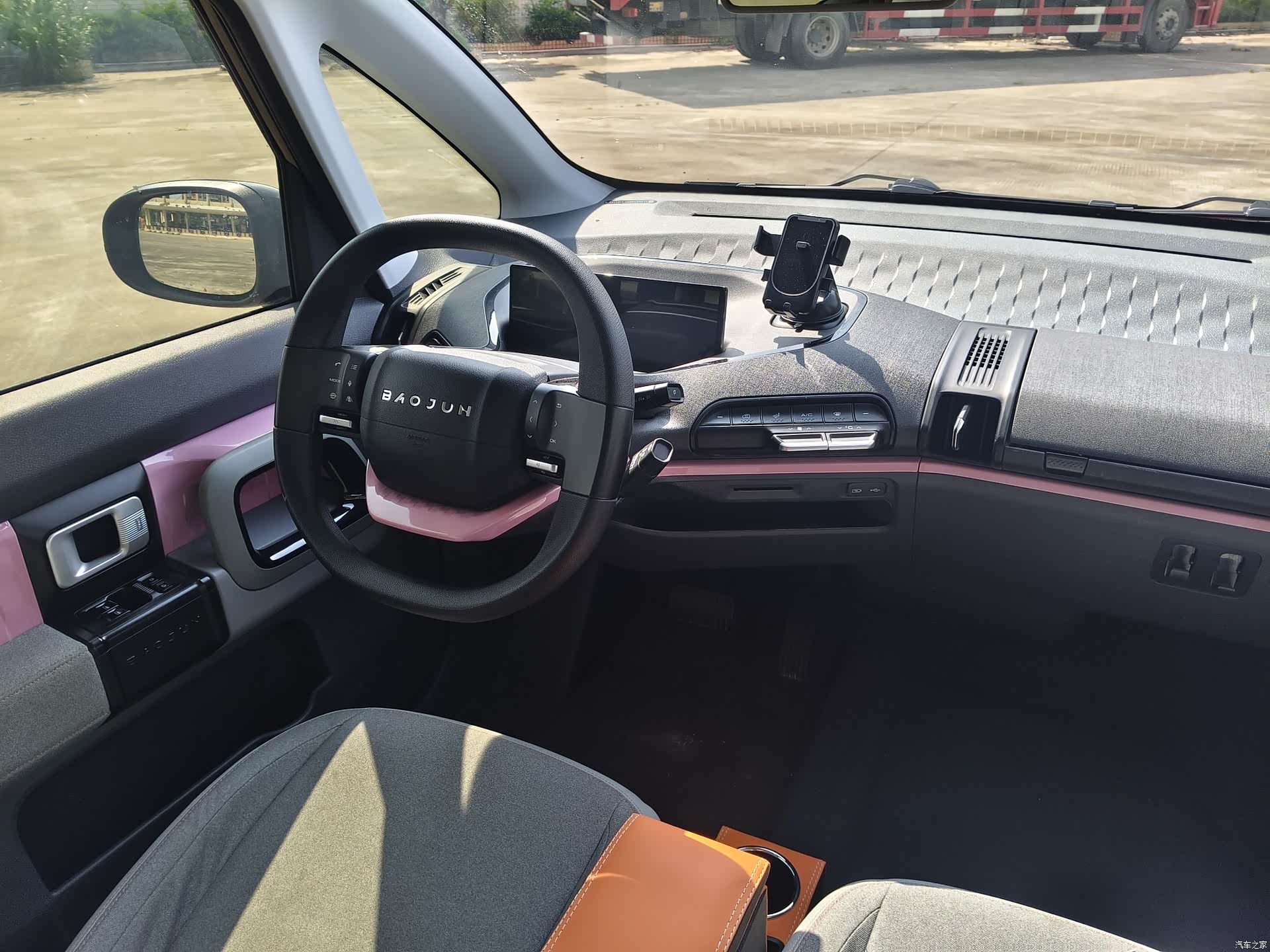 Wuling E300, 2021 13