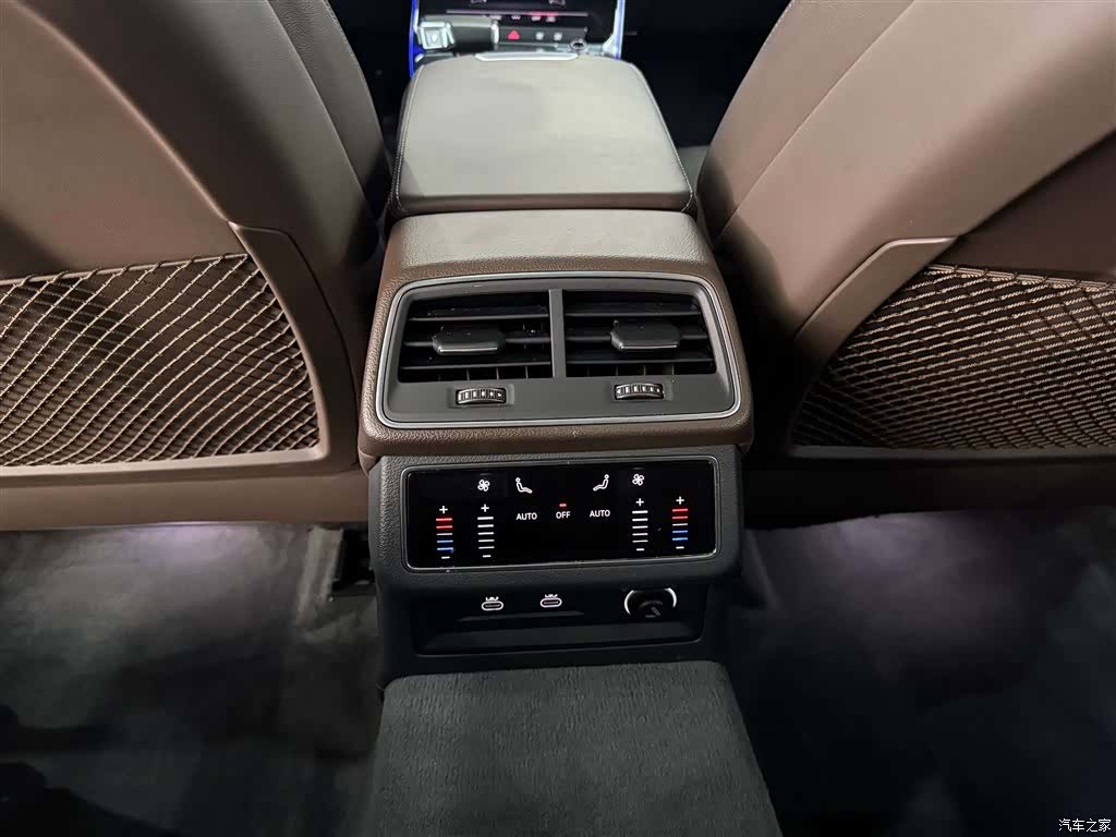 Audi A7L, 2024 23