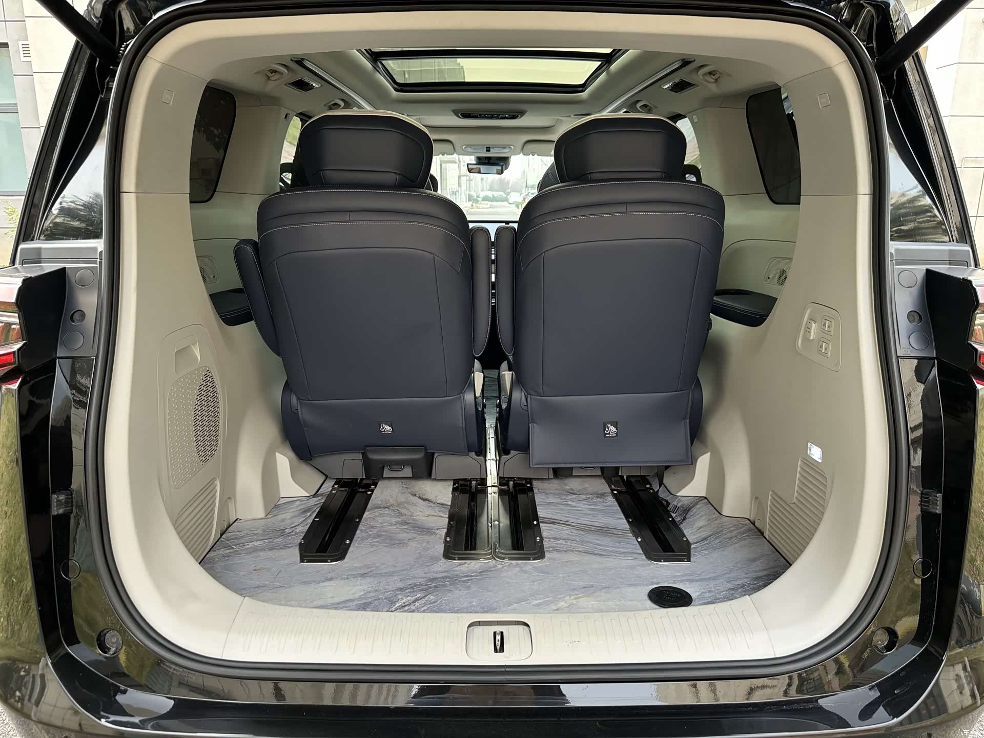 Maxus G90, 2022 21