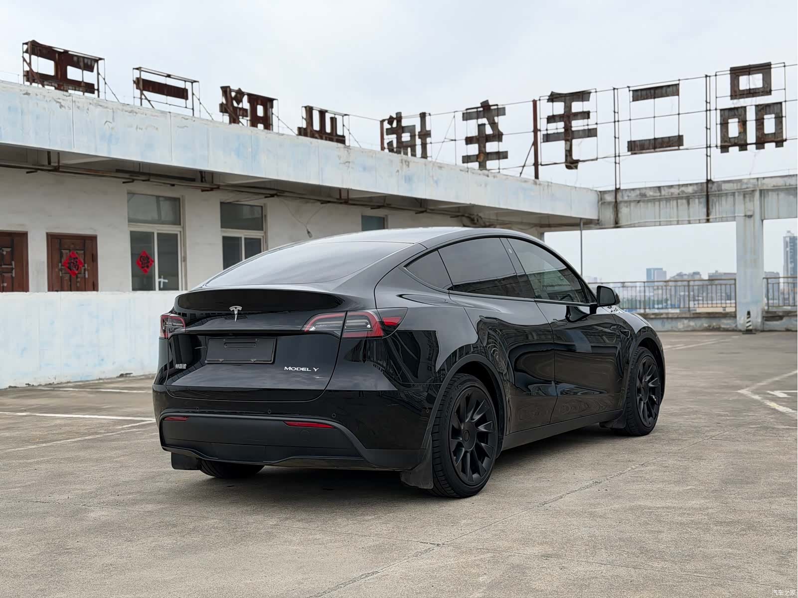Tesla Model Y, 2023 10