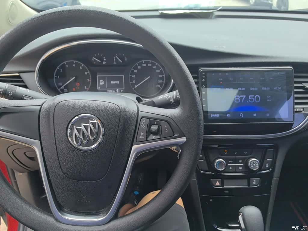 Buick Encore, 2018 10
