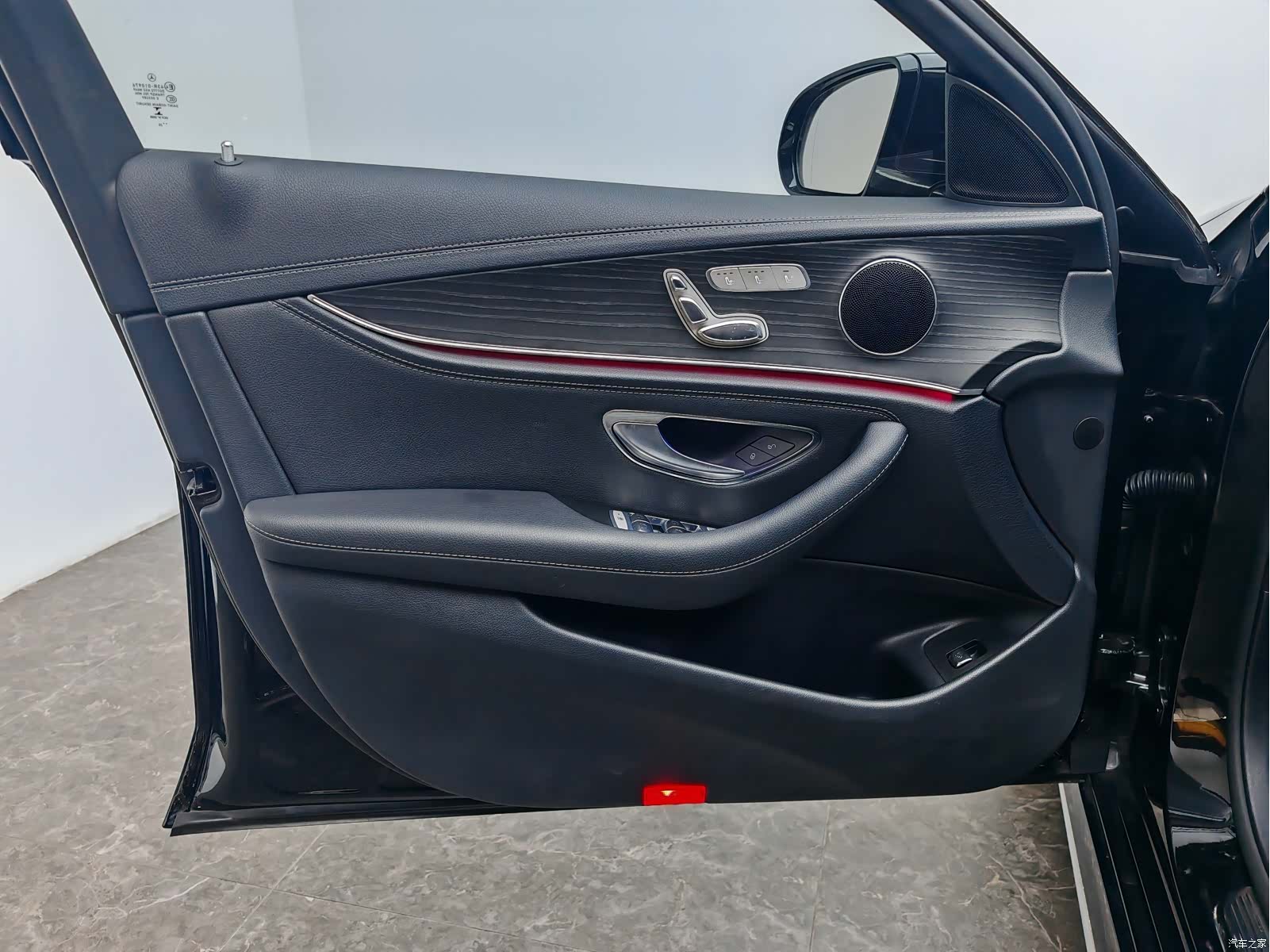 Mercedes-Benz E-Class, 2020 28