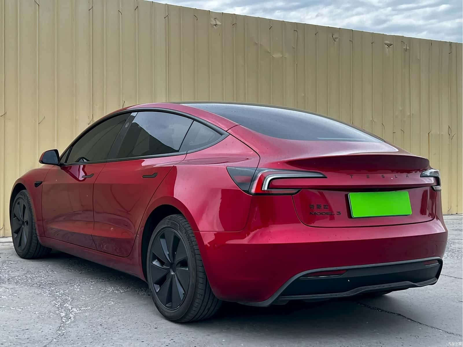 Tesla Model 3, 2025 9