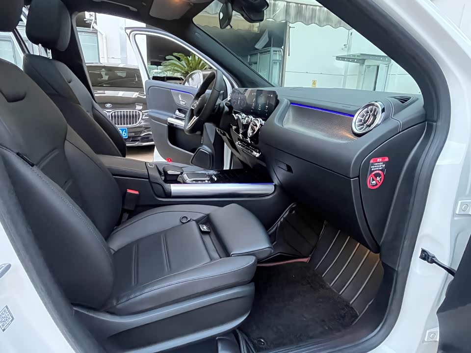 Mercedes-Benz GLA Mercedes-Benz GLA