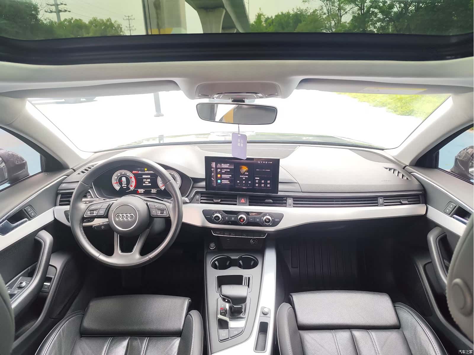 Audi A4L, 2023 все фото