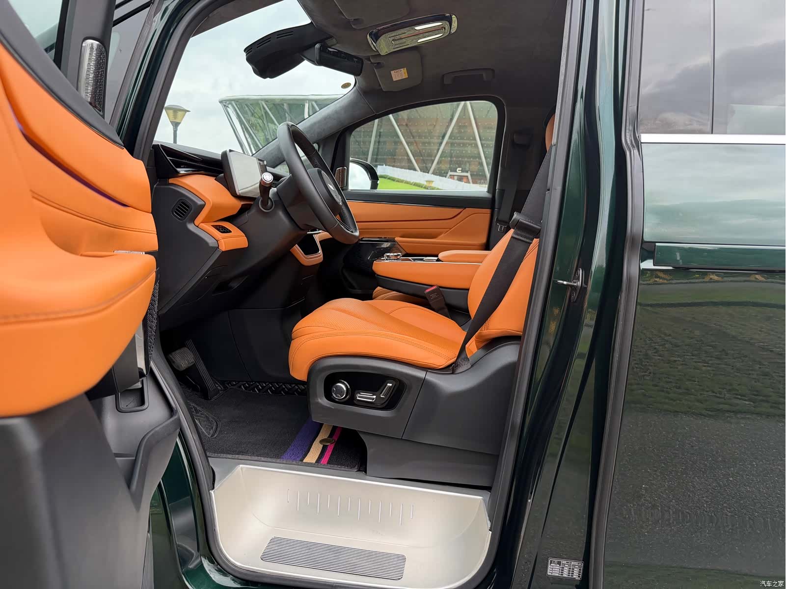 LEVC L380, 2025 12
