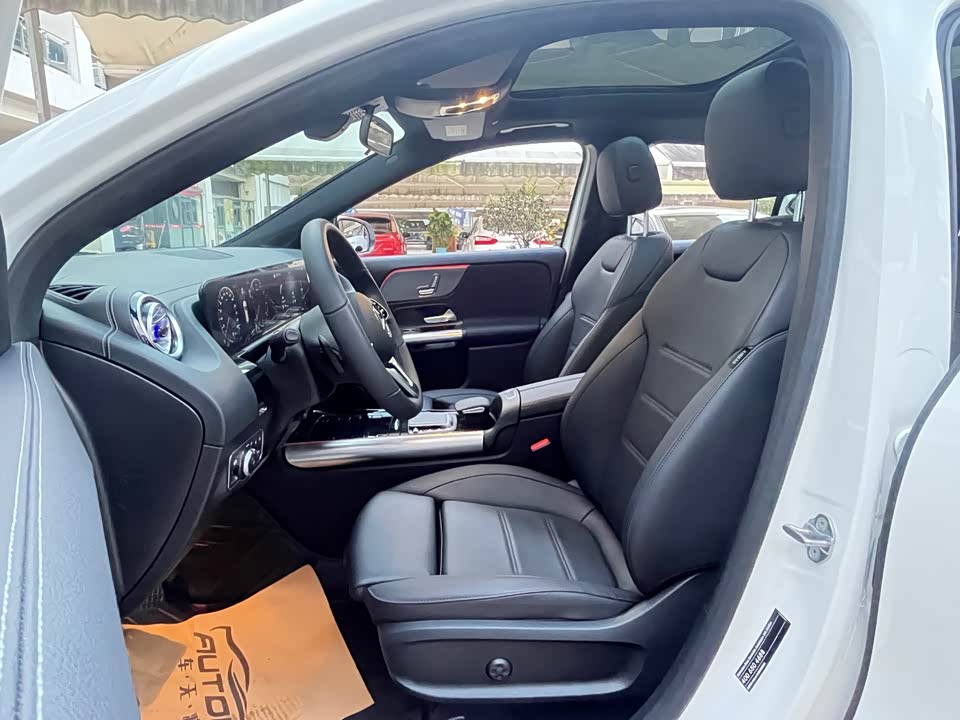 Mercedes-Benz GLA Mercedes-Benz GLA