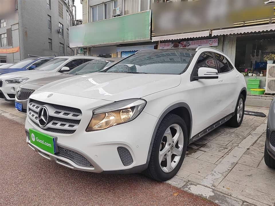Mercedes-Benz GLA
