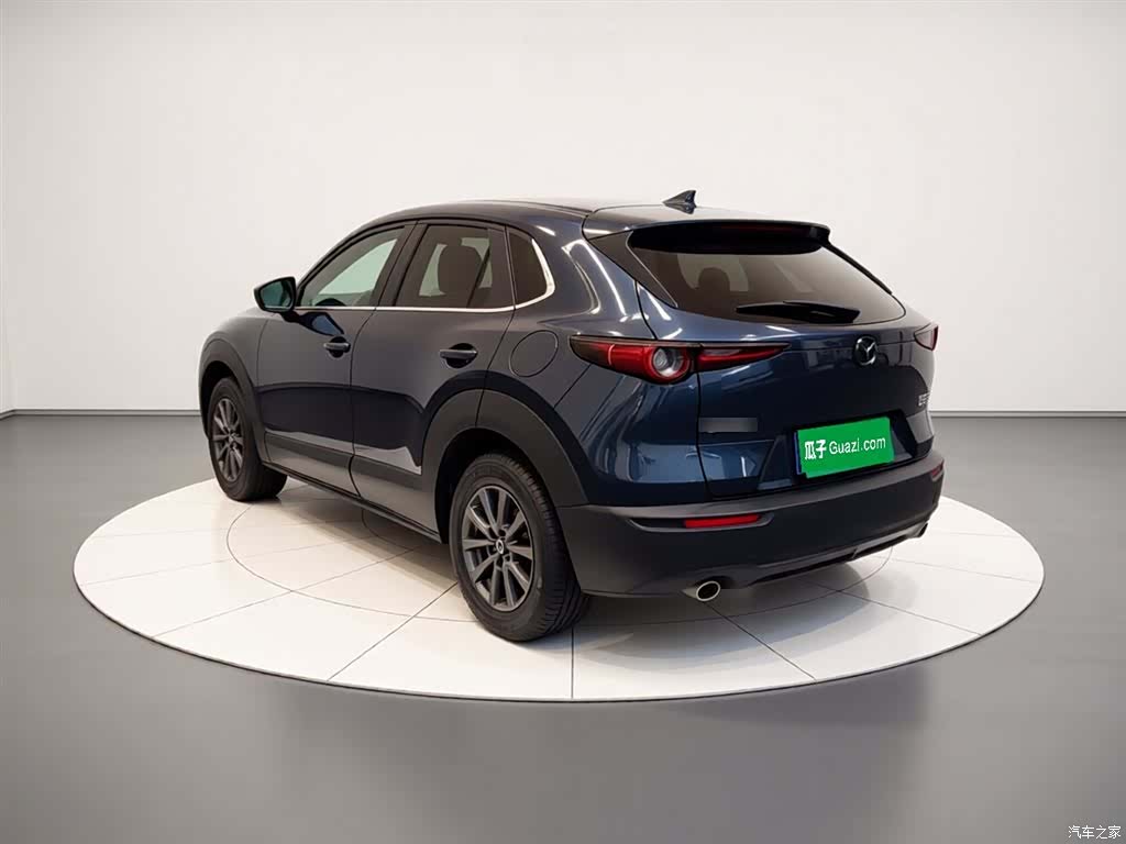 Mazda CX-30, 2023 все фото