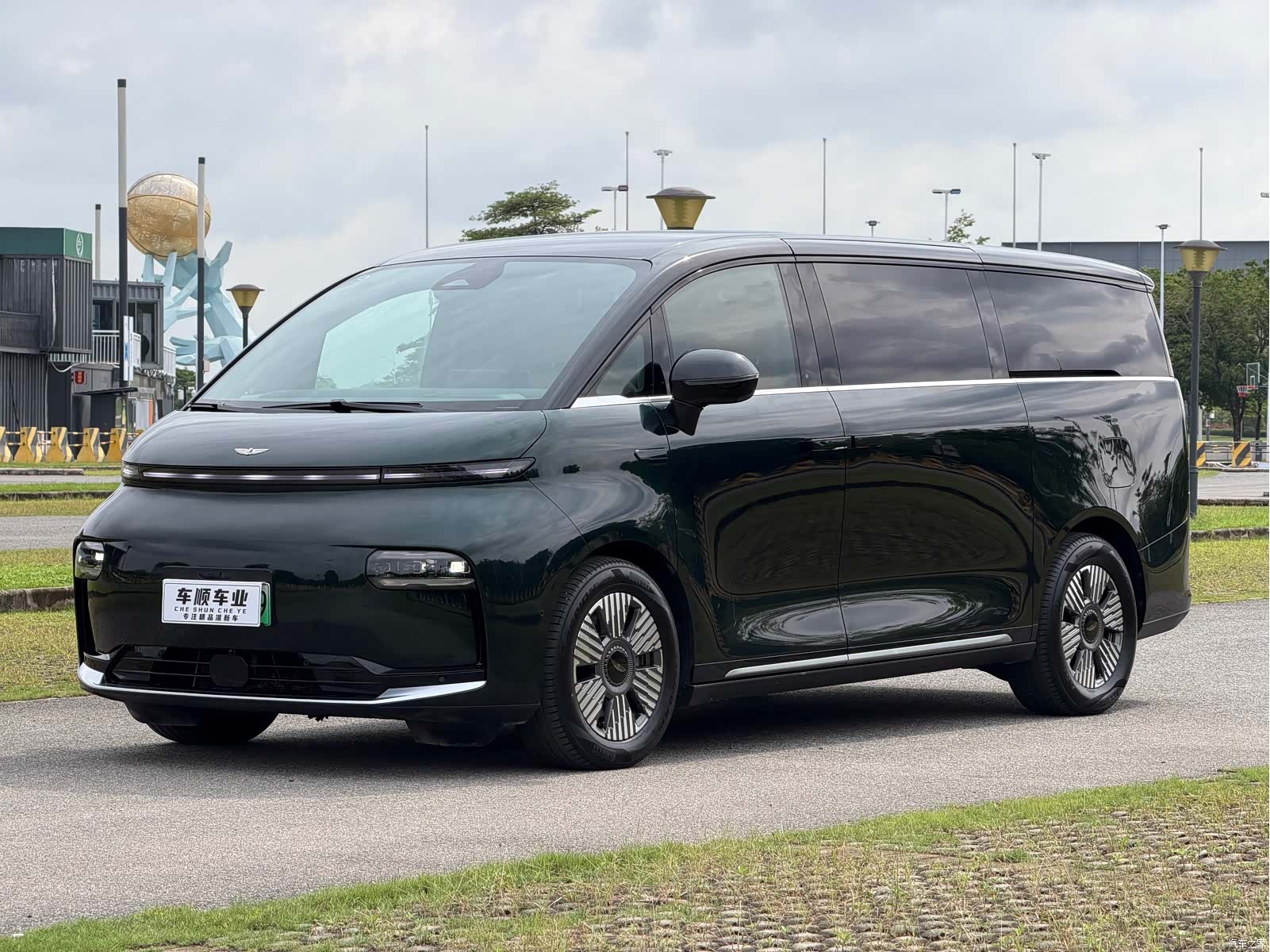 LEVC L380, 2025 1