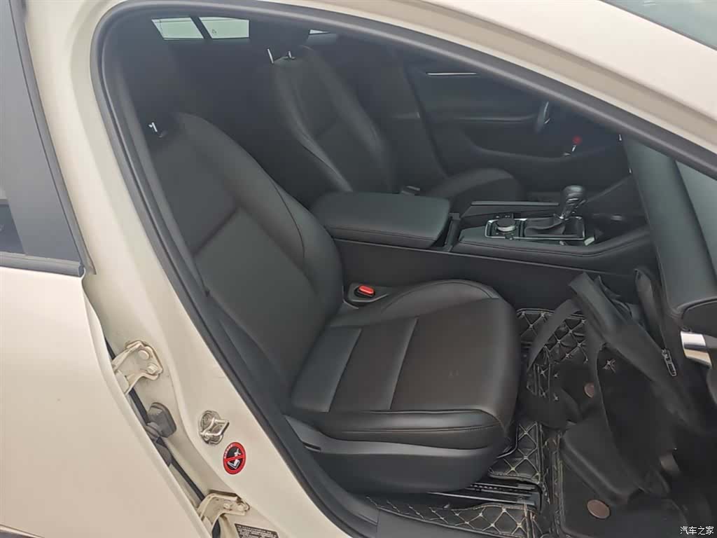 Mazda Mazda3, 2023 25