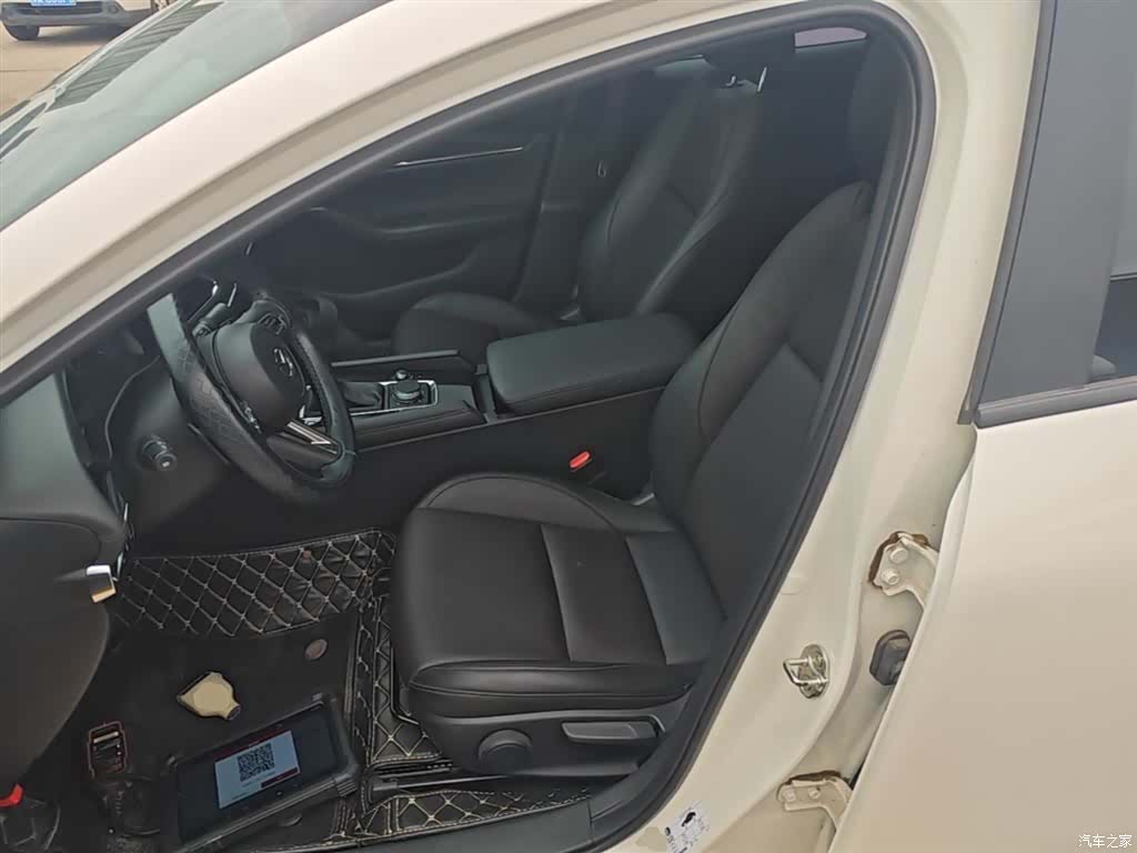 Mazda Mazda3, 2023 15