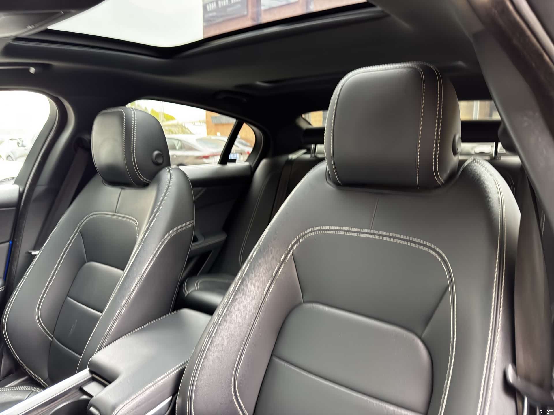 Land Rover XEL, 2020 14