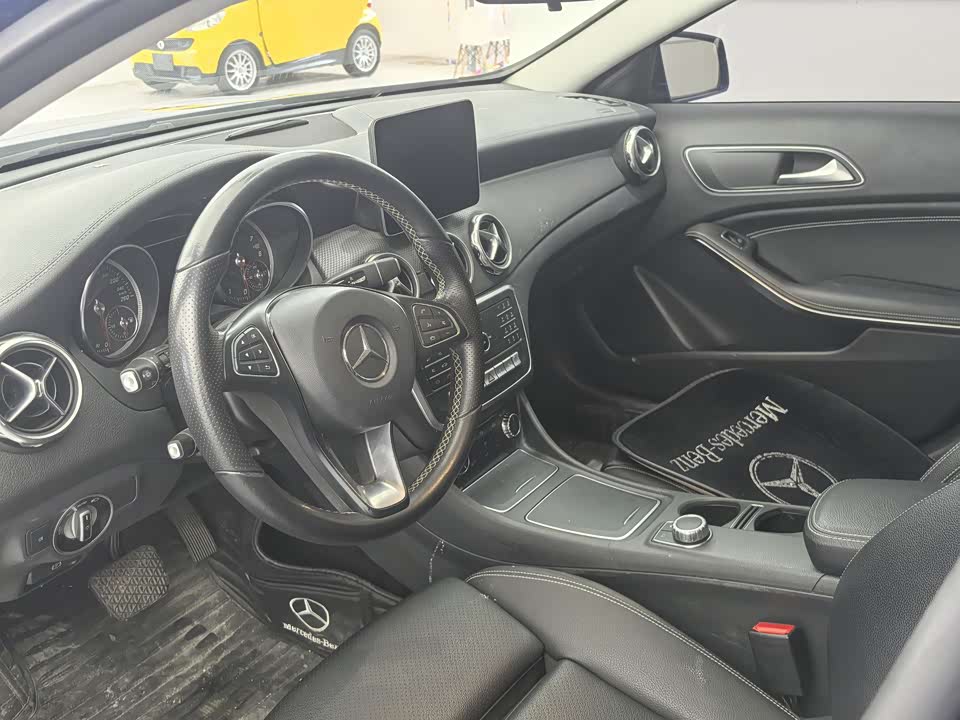 Mercedes-Benz GLA