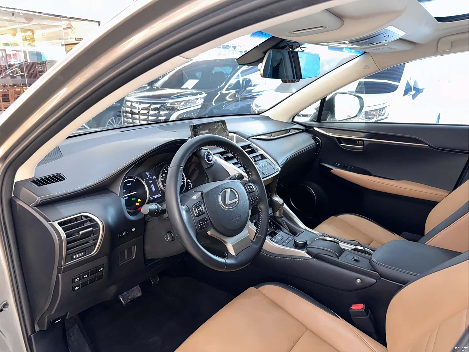 Lexus NX, 2015 7