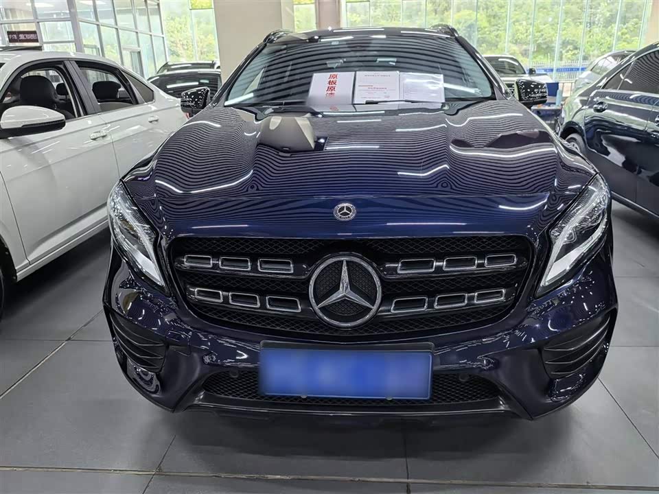 Mercedes-Benz GLA