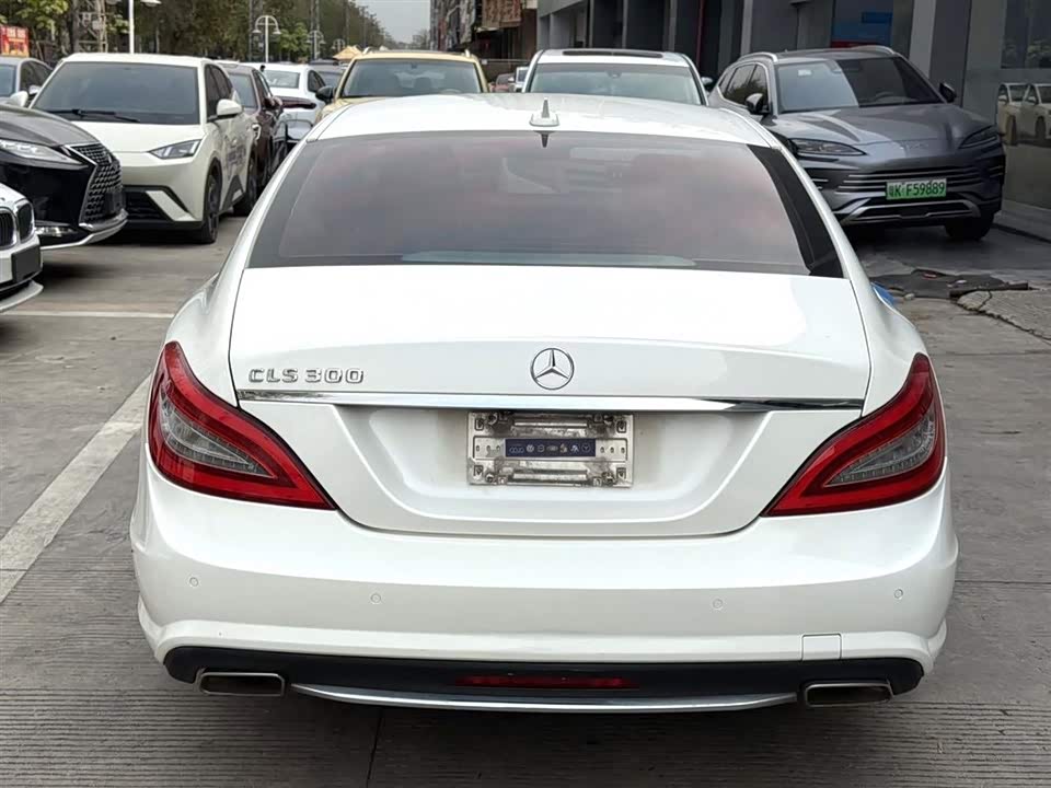Mercedes-Benz CLS Mercedes-Benz CLS