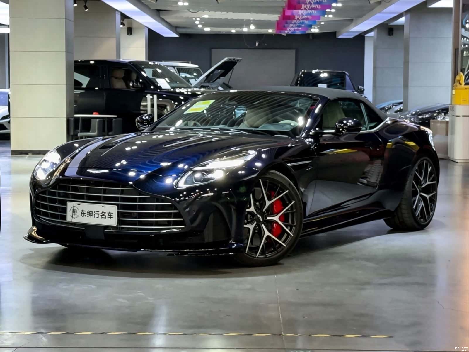 Aston Martin DB12, 2025 3