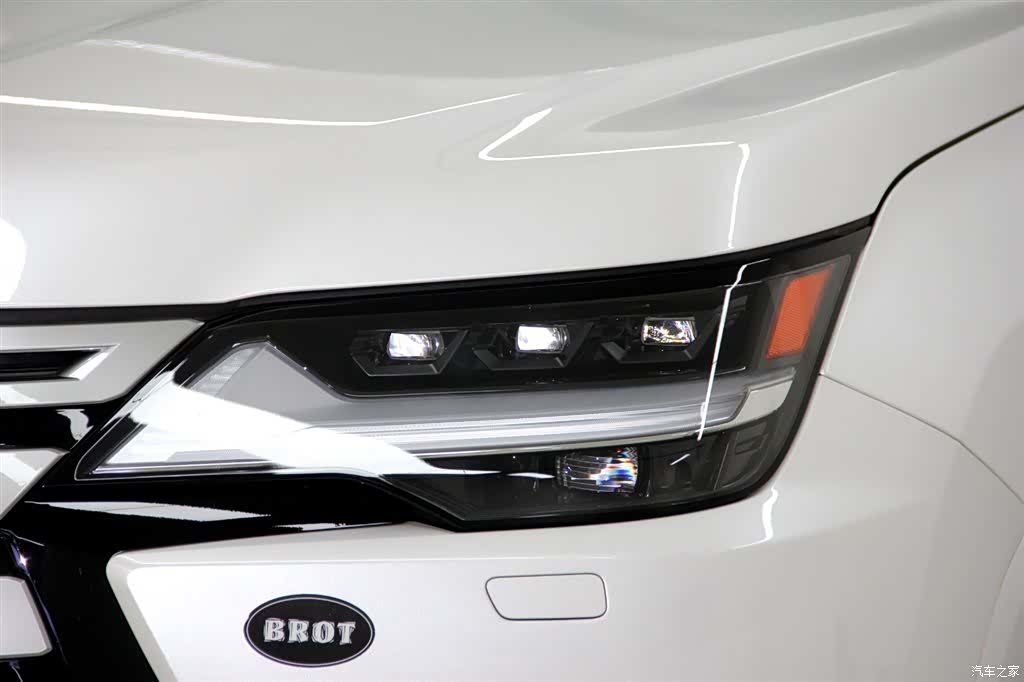 Lexus LX, 2023 30